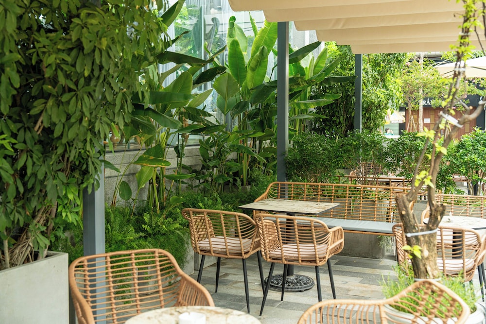 Centre Point Danang Hotel & Residence 35/47