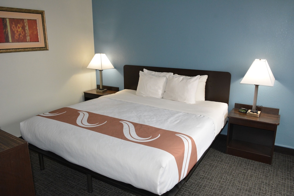 Quality Inn & Suites Kansas City Downtown 19/50