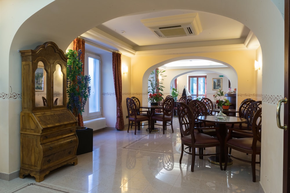 Hotel Stella 45/60