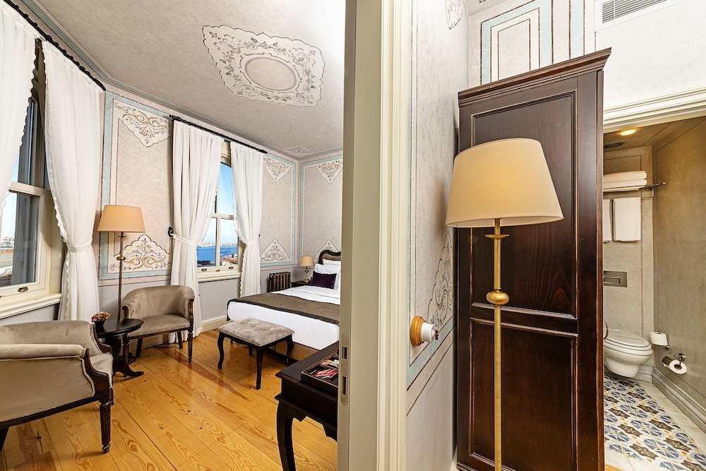 Panoramic, Suite, Murphy Bed, Queen Bed, Sea View، Meroddi Barnathan Hotel 8/8