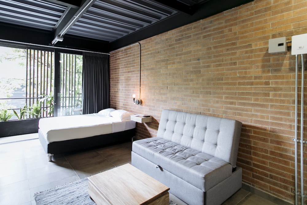Soy Local Housetel 27/50