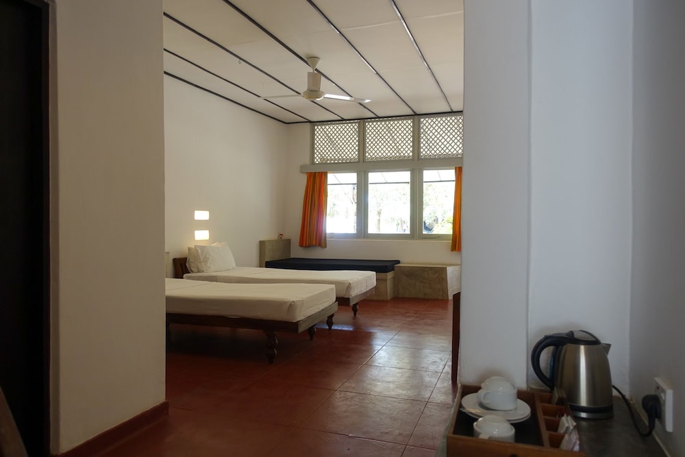 Nilaveli Beach Hotel 14/50