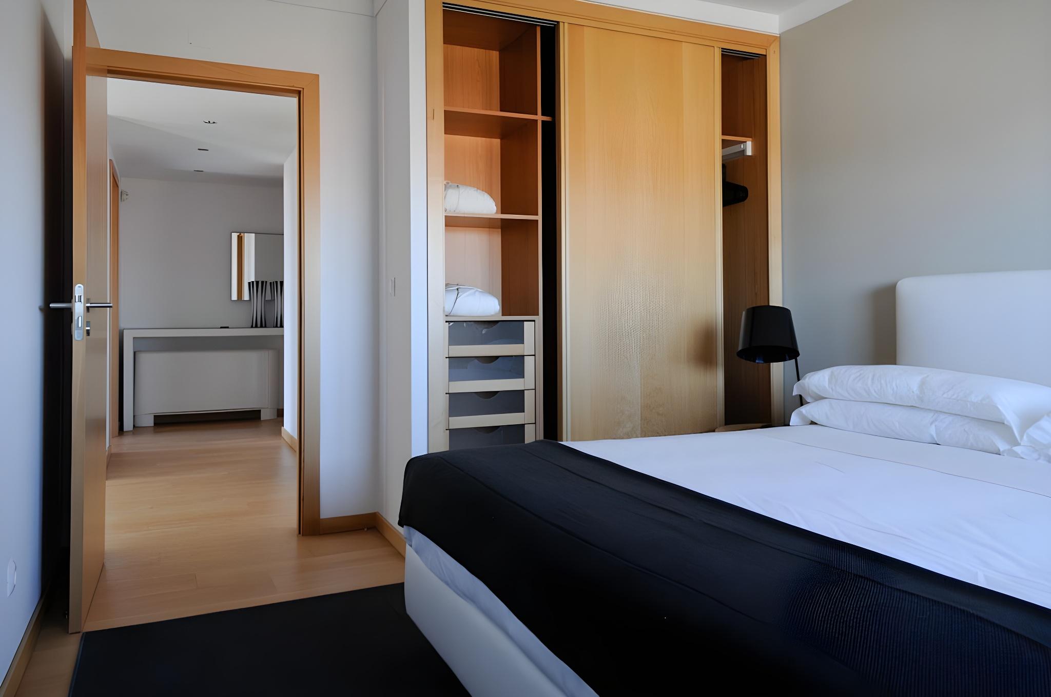 1 Bedroom, City View