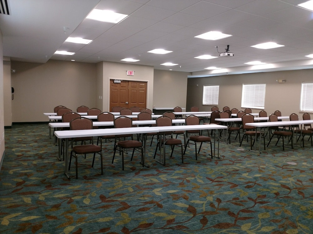 Candlewood Suites Indianapolis Northwest 60/74