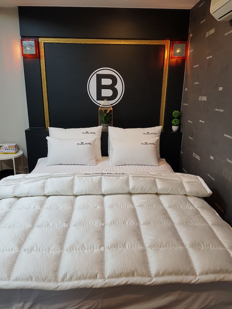 Business Hotel 7/27