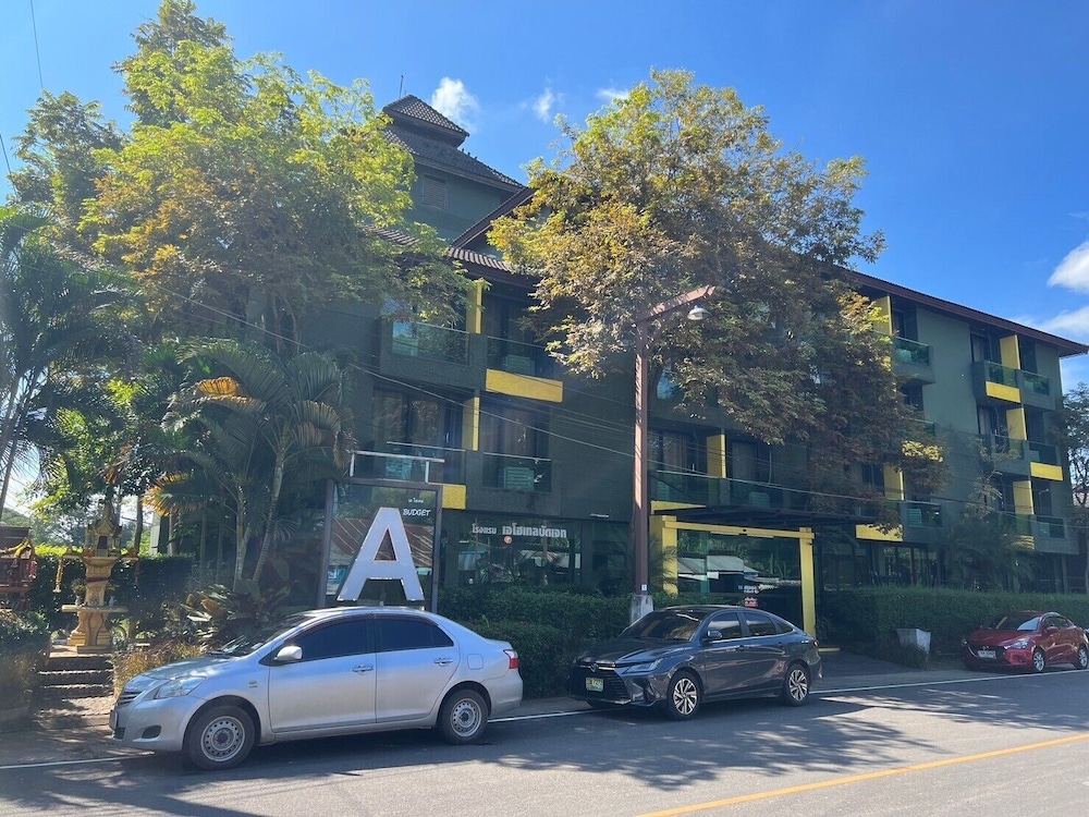 A Hotel Budget 57/61