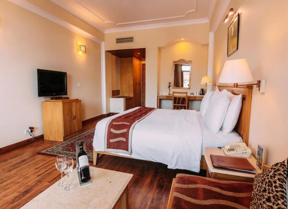 Super, Deluxe, Queen Bed, Small Balcony