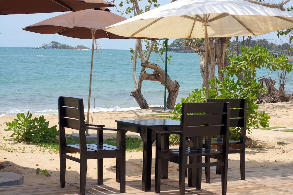 Gold Sand Beach Bungalow 22/41