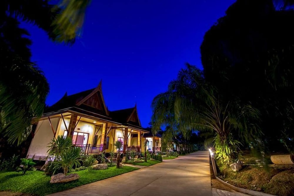 Dusit Phuphaya Resort 10/31