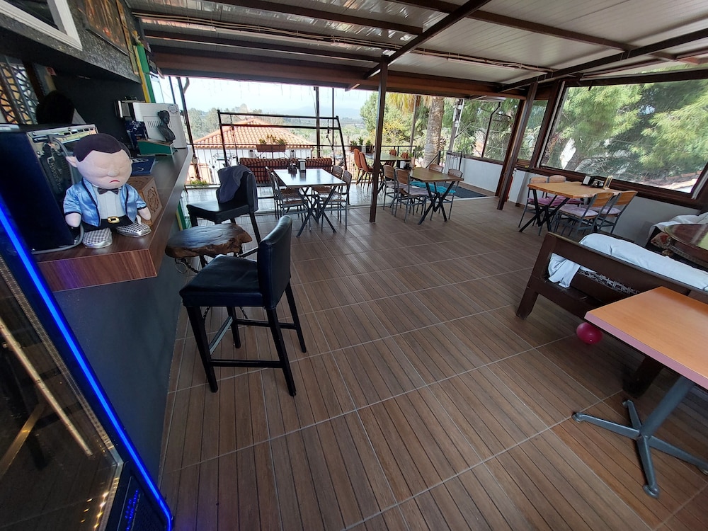 Ena Serenity Boutique Hotel 57/73