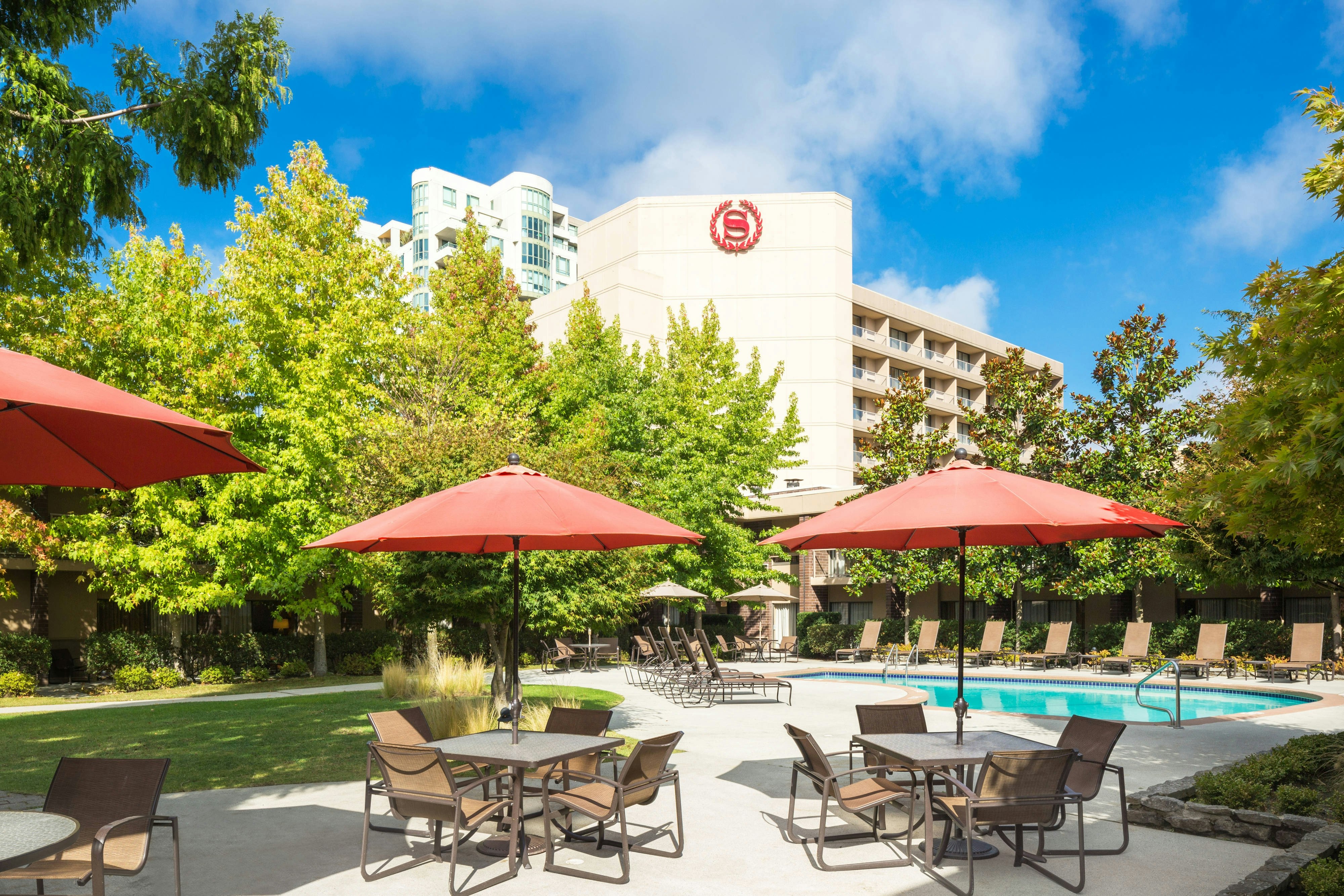 SHERATON VANCOUVER AIRPORT HOTEL 30/32