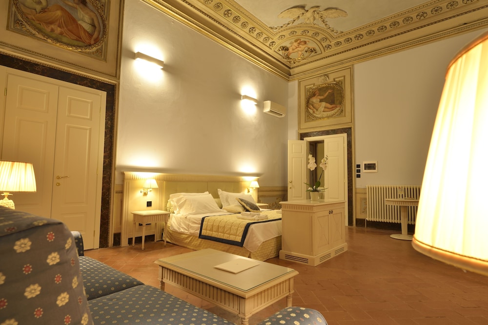 Palazzo Guicciardini 56/74