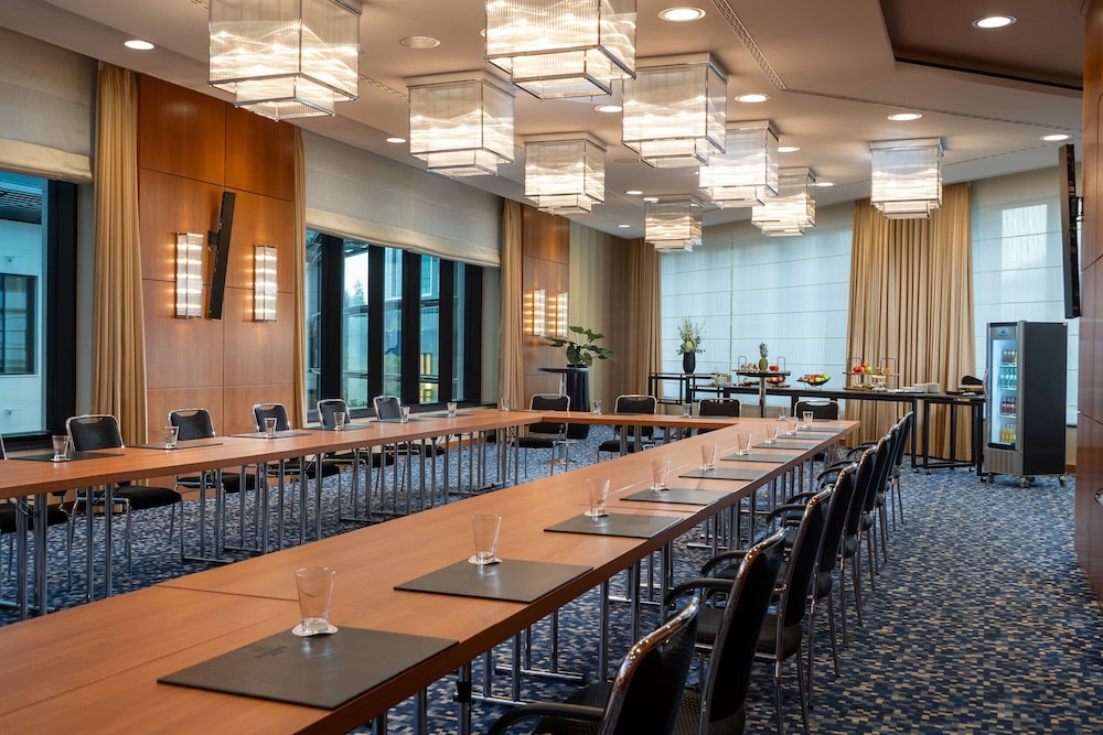 Maritim Hotel Dusseldorf 64/73