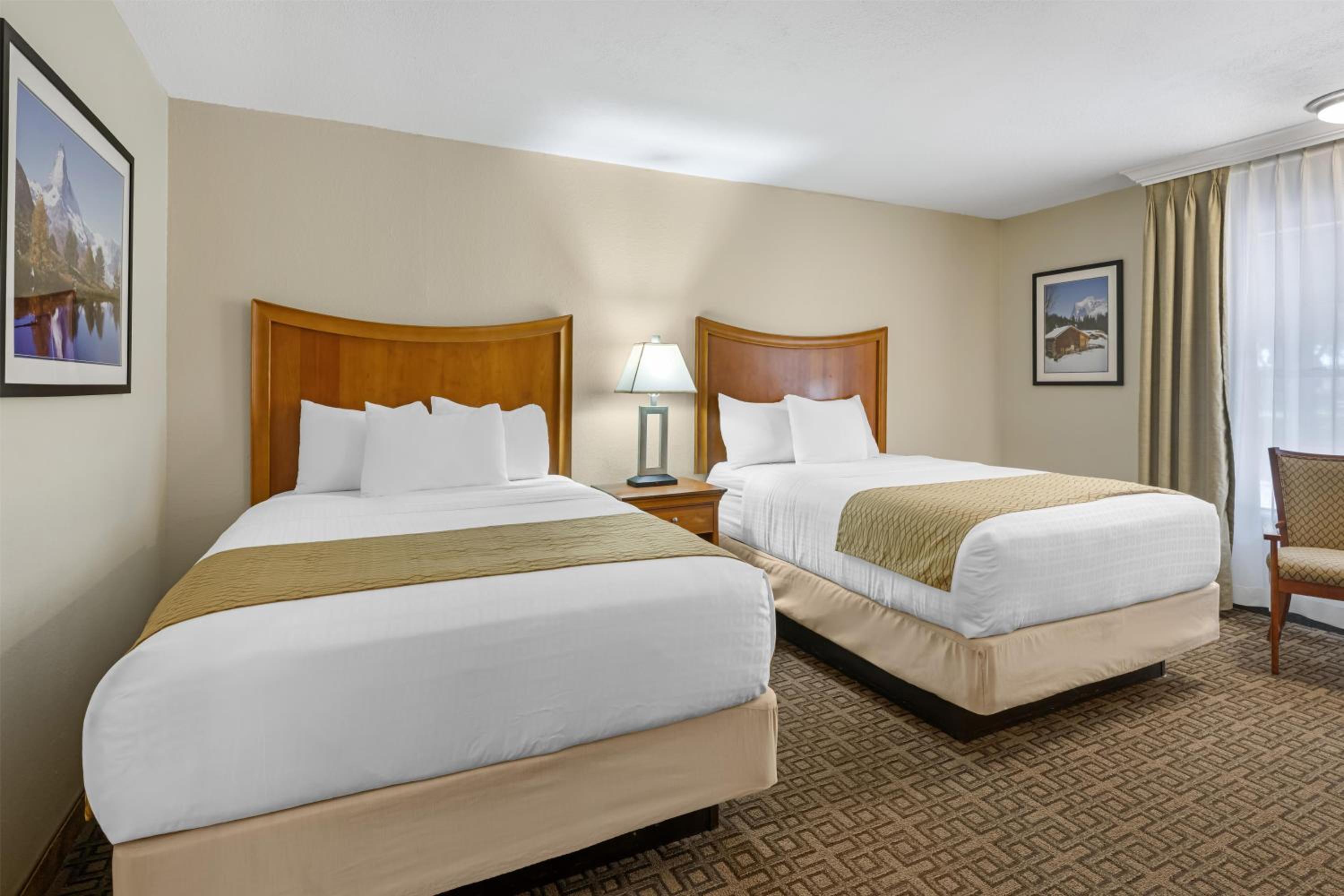 Deluxe, 2 Queen Beds