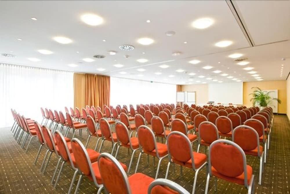 Ramada by Wyndham Duesseldorf Ratingen 53/60