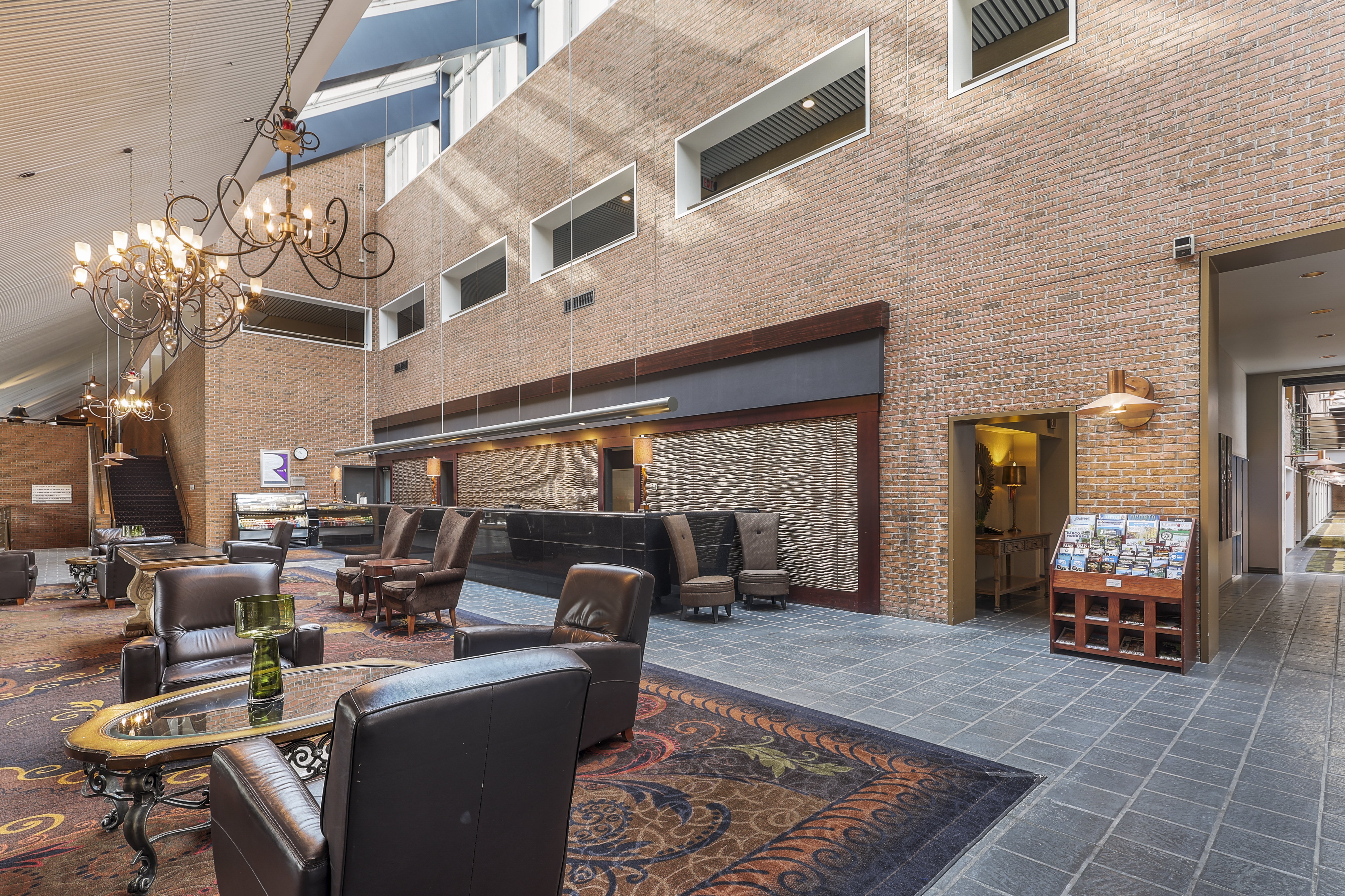 Crowne Plaza Minneapolis West 52/60