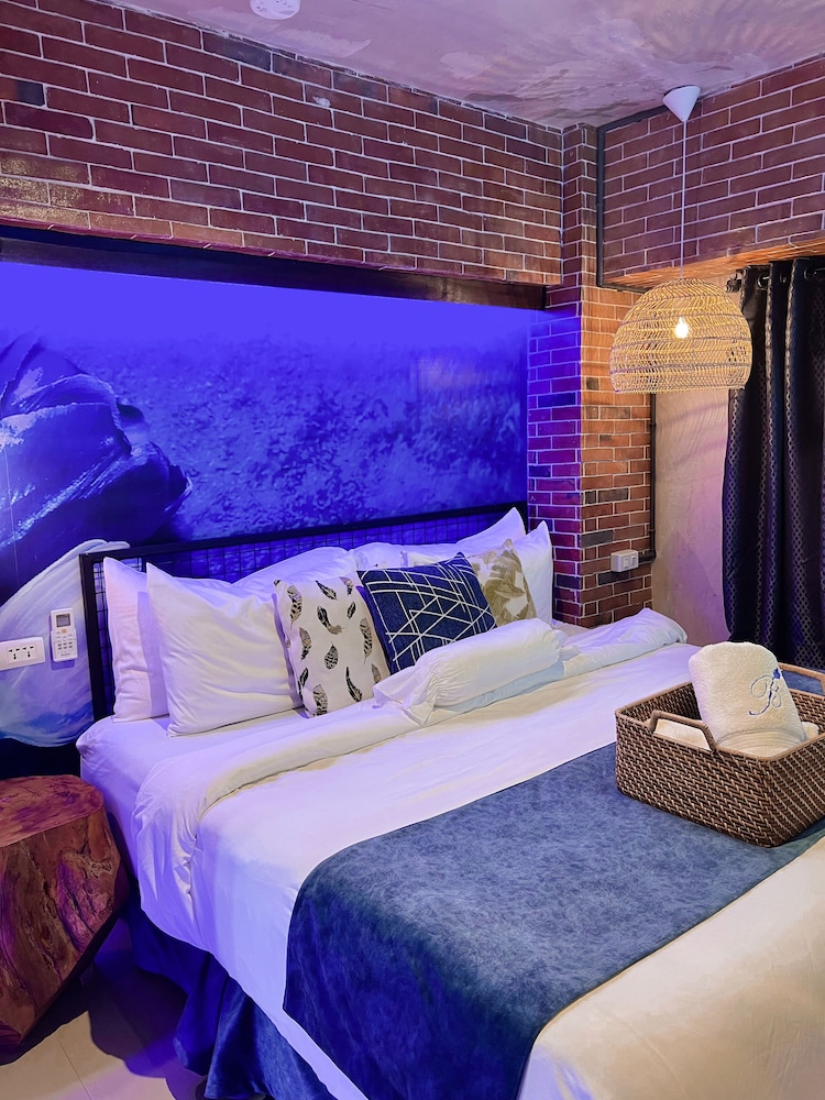 Clockworkorange Luxury Suites 23/72