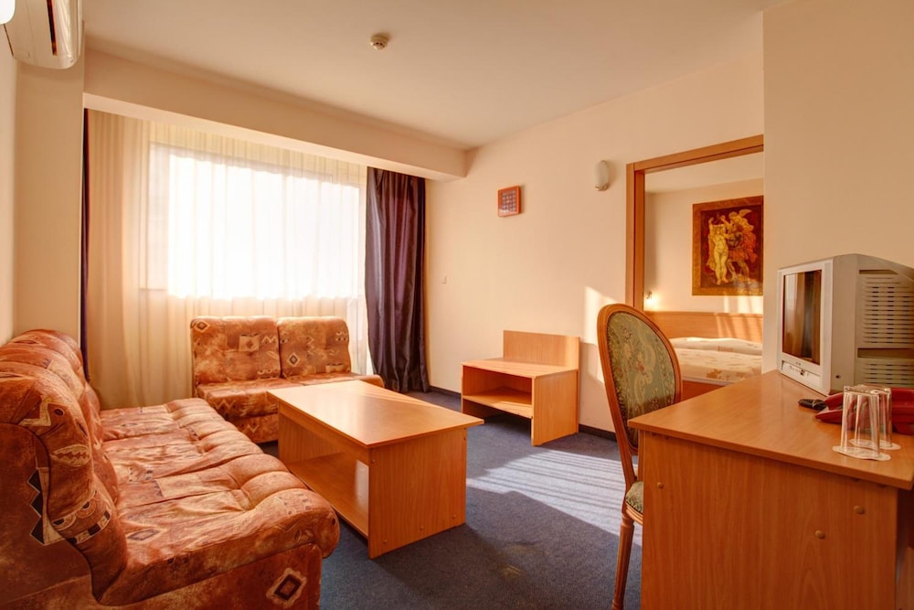 Central Plaza Hotel 14/21