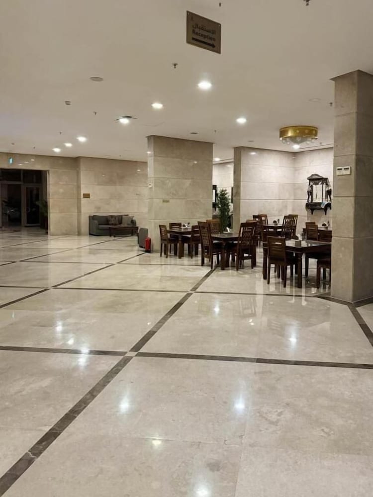 Hussein Hassan Ali Bayari Hotel 52/61