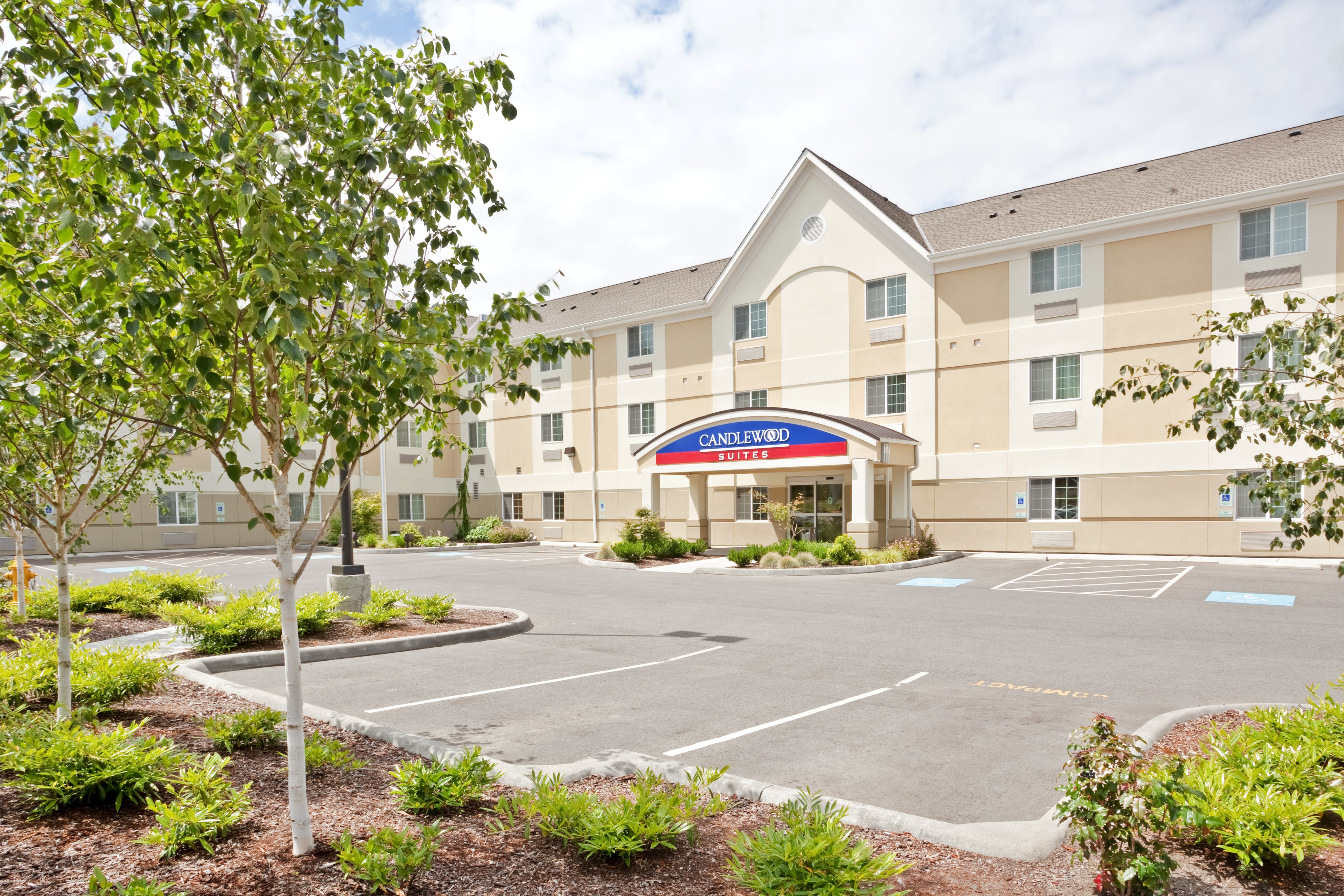 Candlewood Suites Oak Harbor 46/47