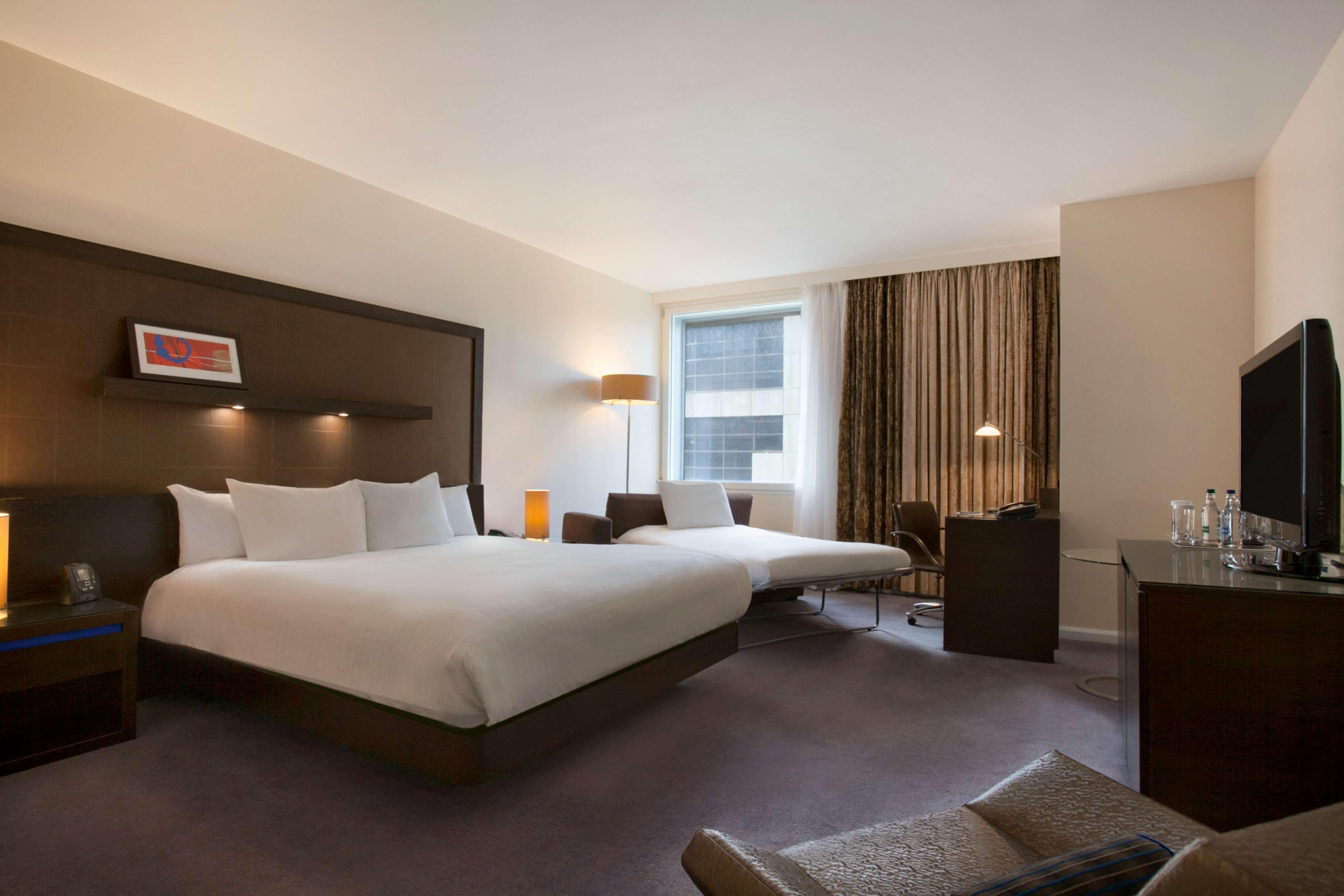 غرفة عائلية بسرير كوين مع سرير إضافي، Hilton London Canary Wharf 2/3