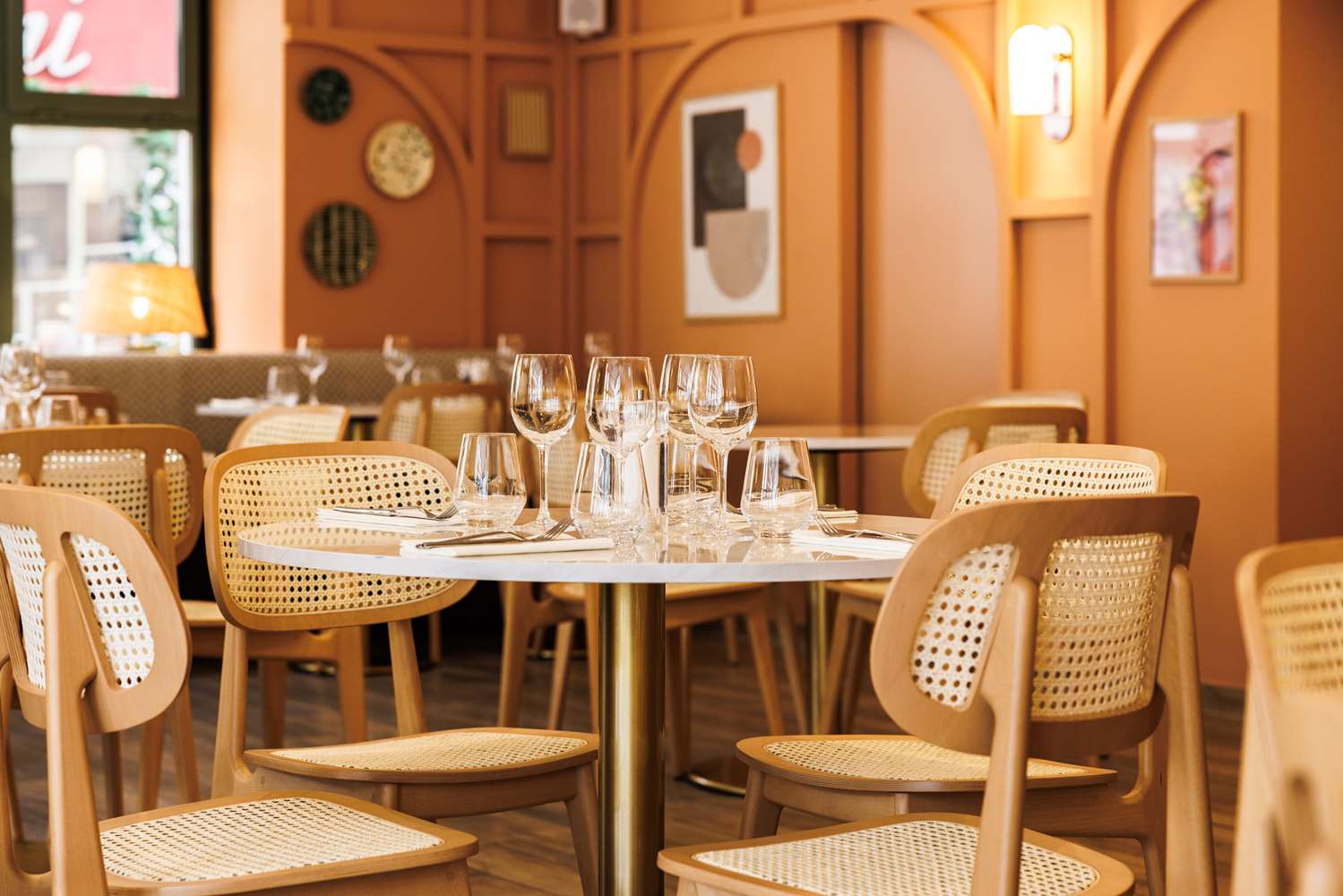 restaurant cafeteria