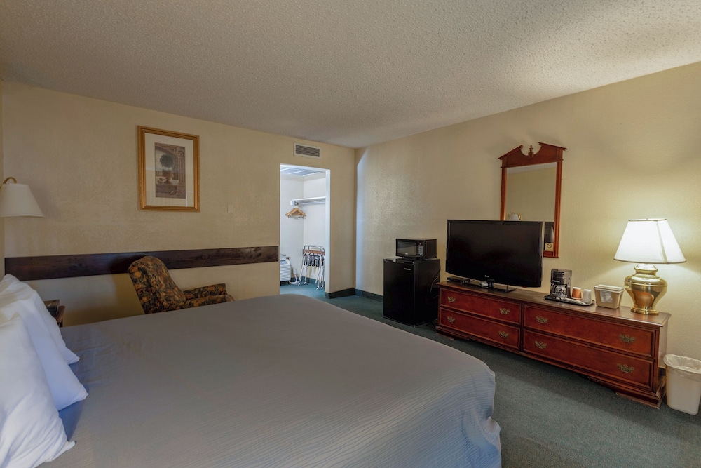 Royal Holiday Motel By Belvilla Gallup I-40 17/50