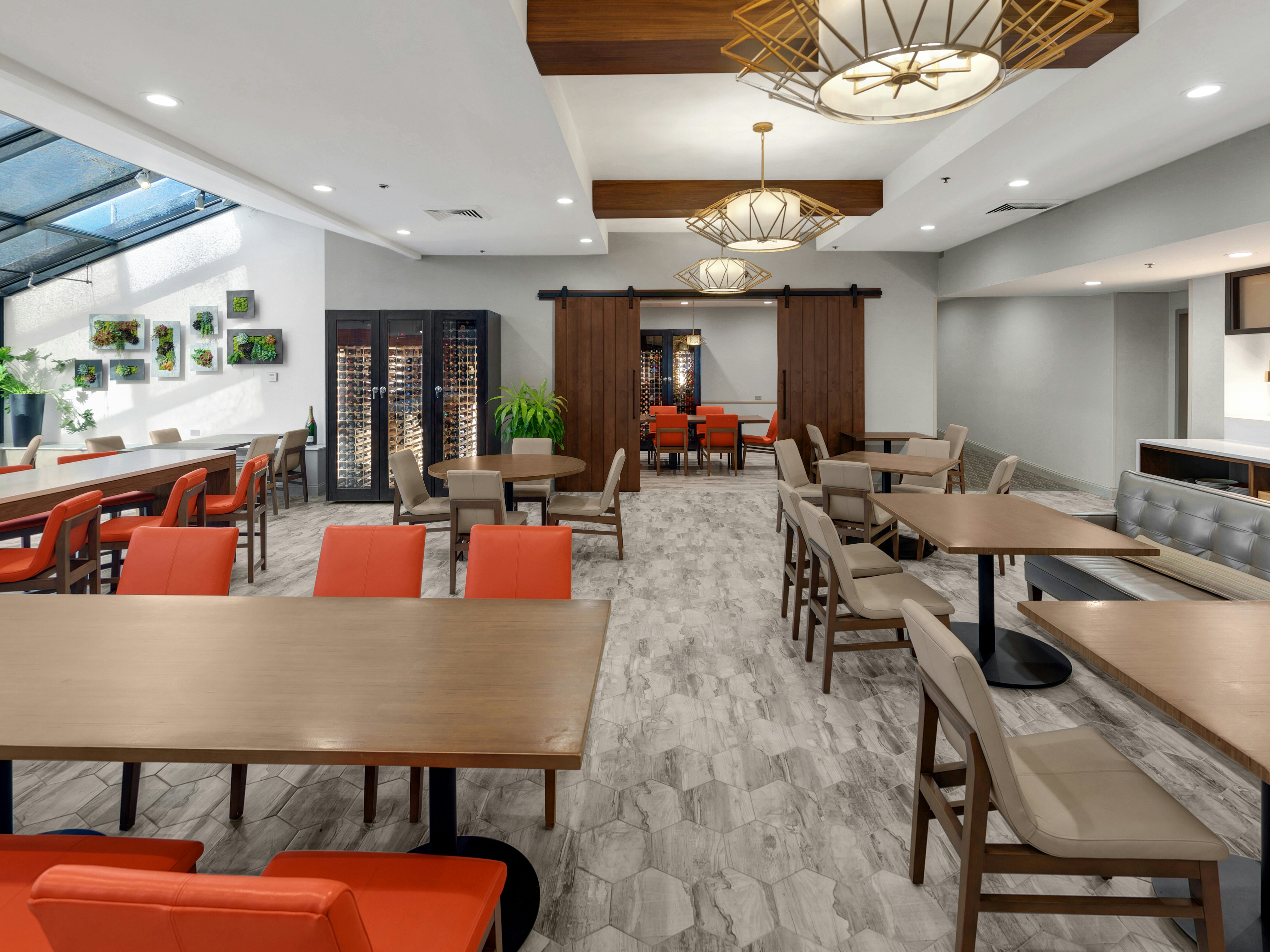 Hilton Chicago/Oak Lawn 55/76