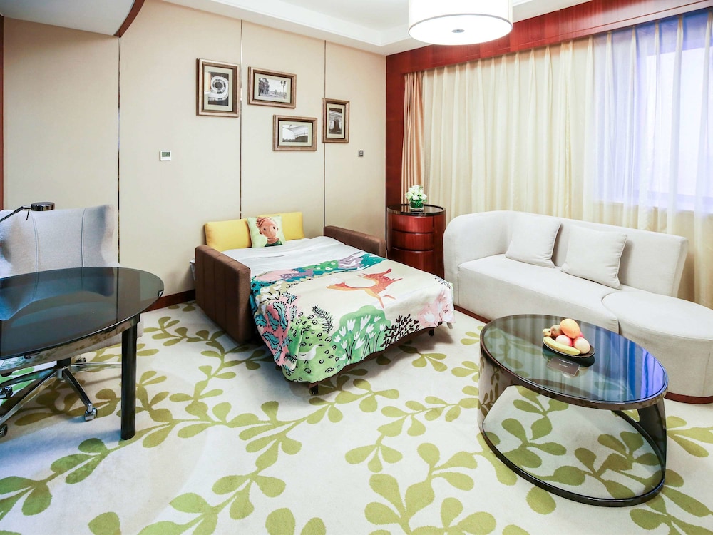 Enlux Hotel (Baotu Quanquan City Plaza) 24/59