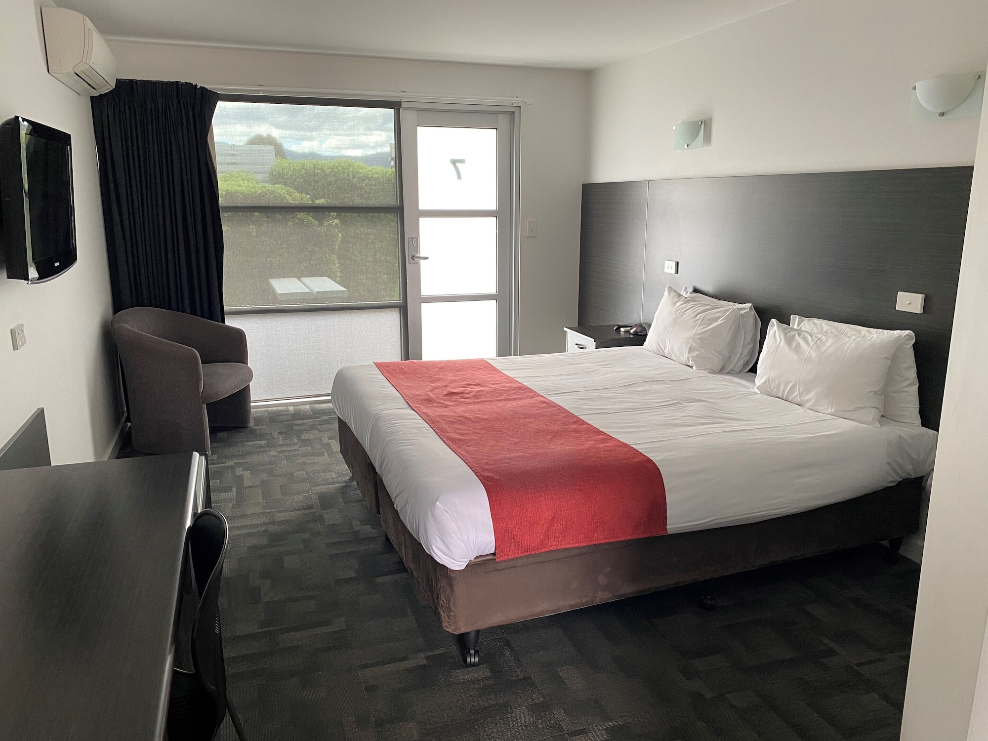 SUPERIOR, DOUBLE BED