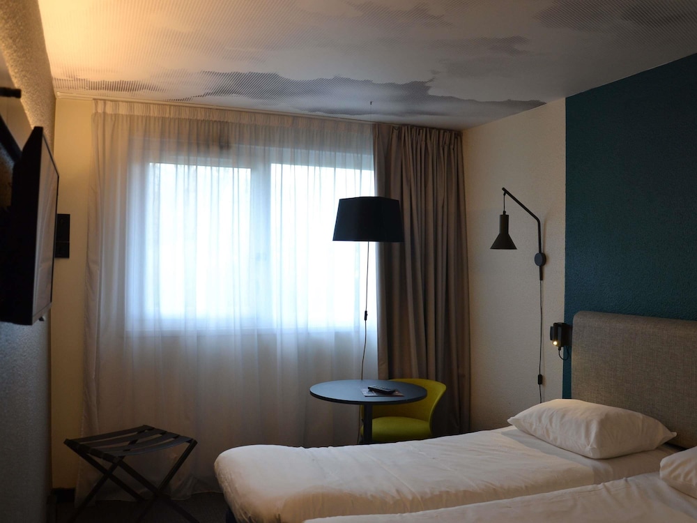 Ibis Chambery 27/36