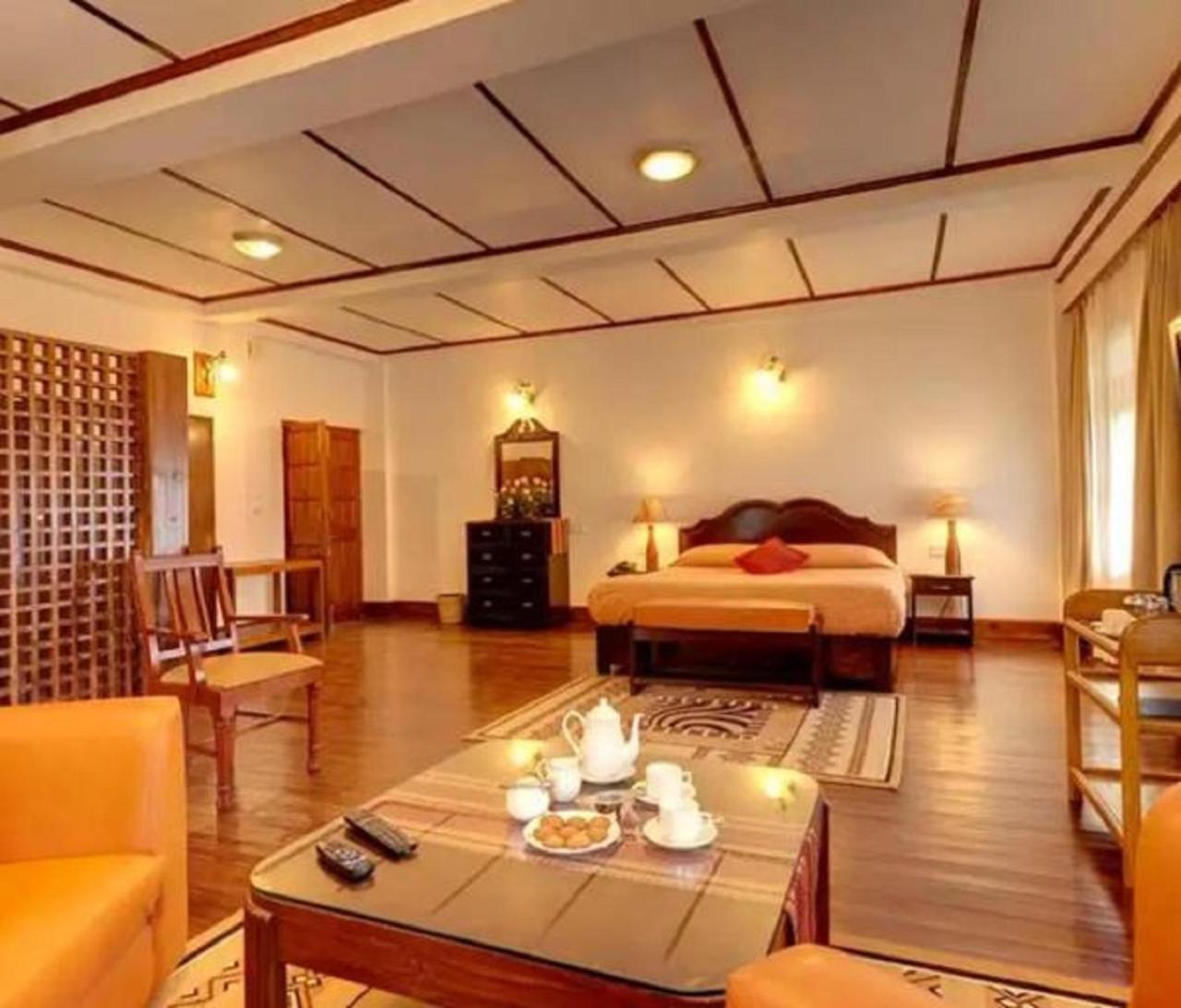 ROYAL HERITAGE-TRIPURA CASTLE 42/55