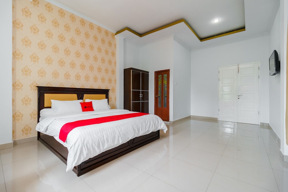 RedDoorz Syariah near Simpang Sekip Palembang 7/19