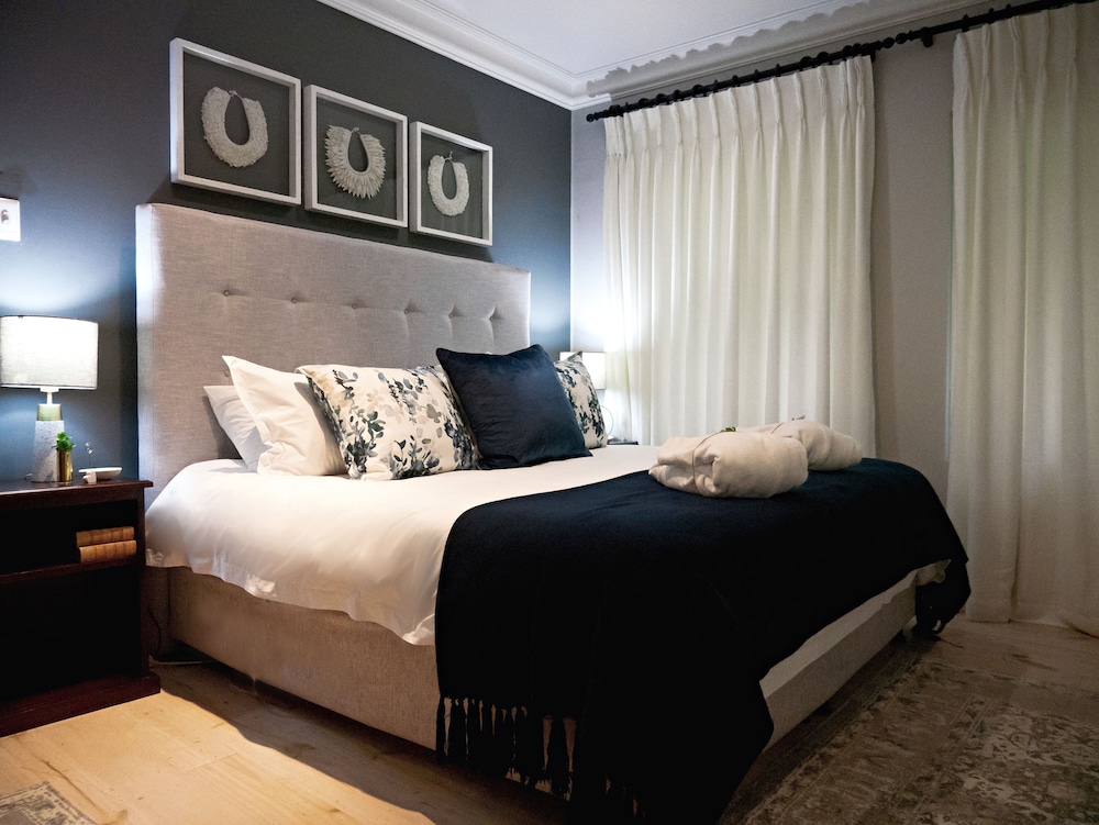 Roseroc Boutique Guest House 8/82