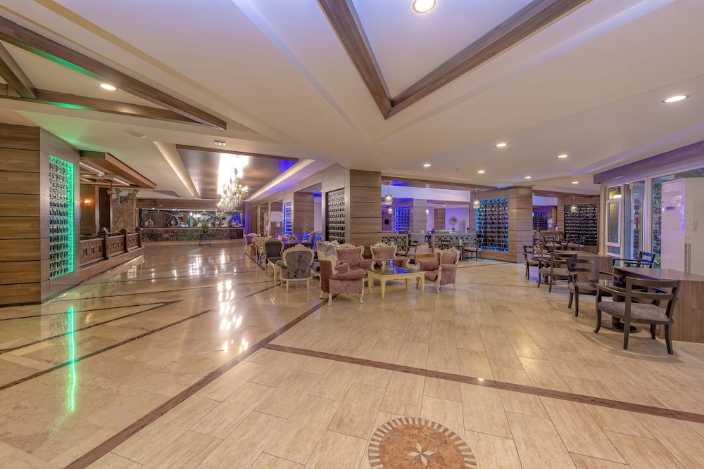 Armas Kaplan Paradise Hotel 50/63
