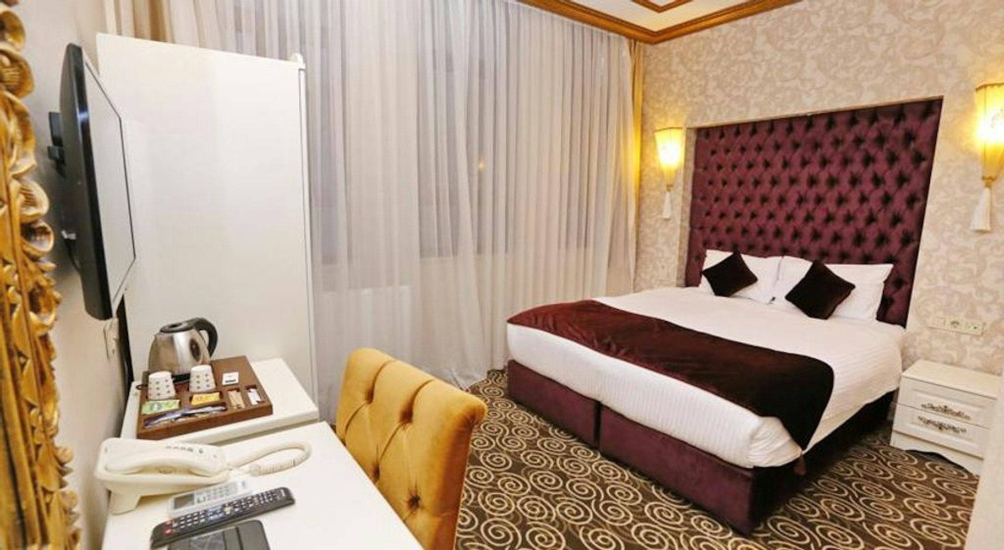 Deluxe, Double Bed