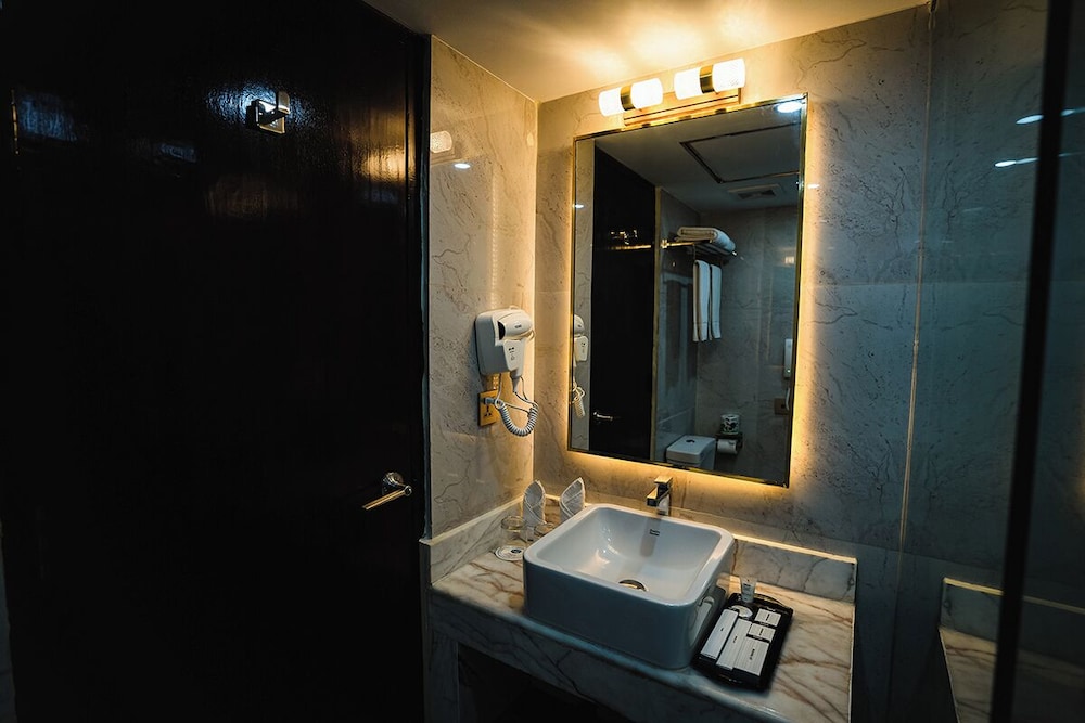 غرفة ديلوكس بسريرين منفصلين، Unique Regency Hotel Dhaka 9/10