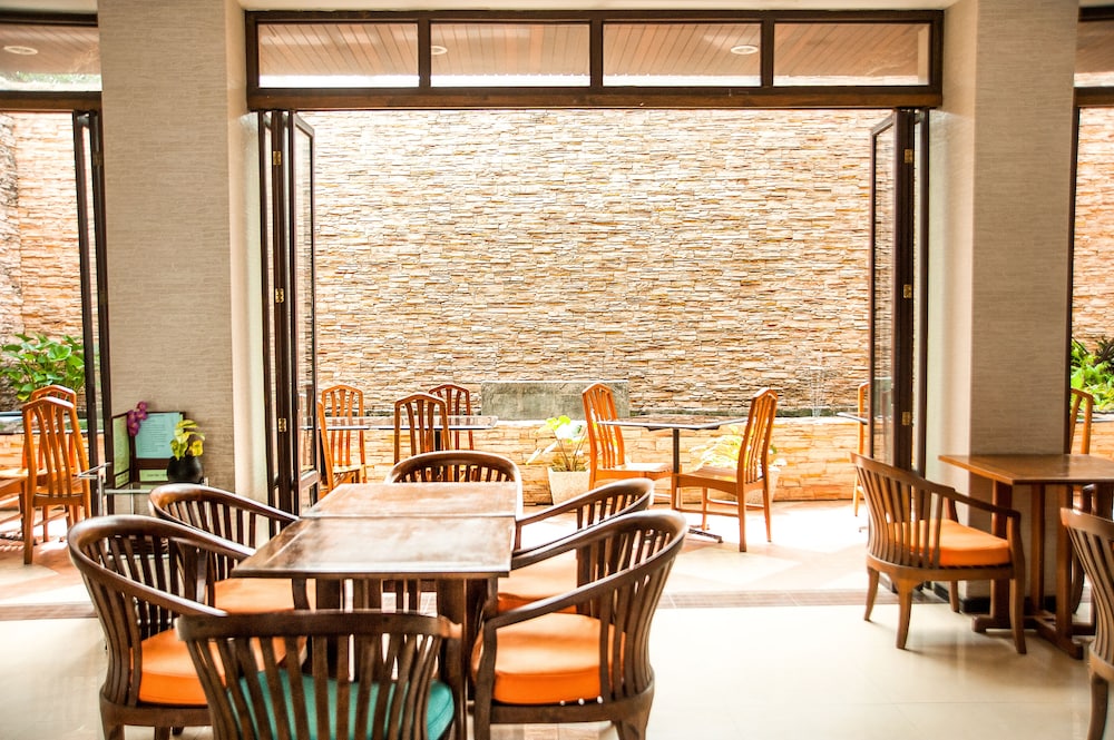 Crystal Inn Phuket 34/38