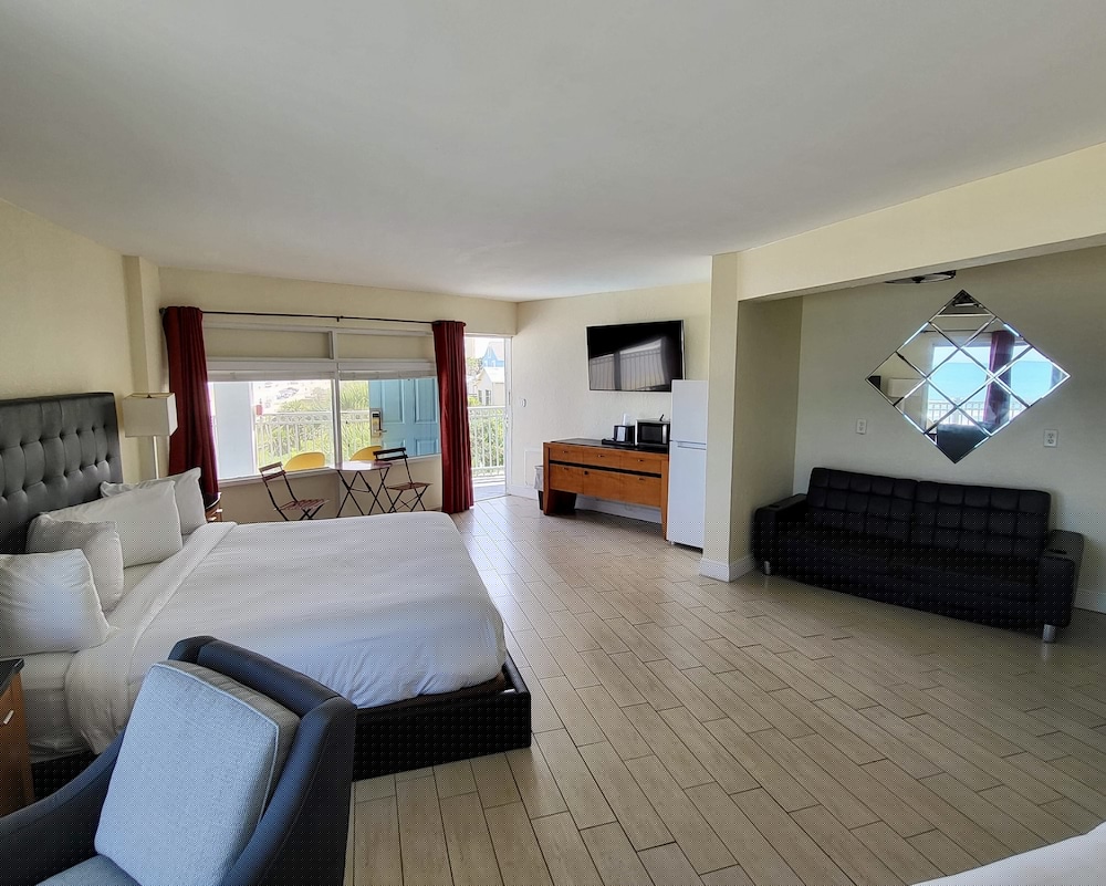 Chateau Mar Beach Resort 13/47