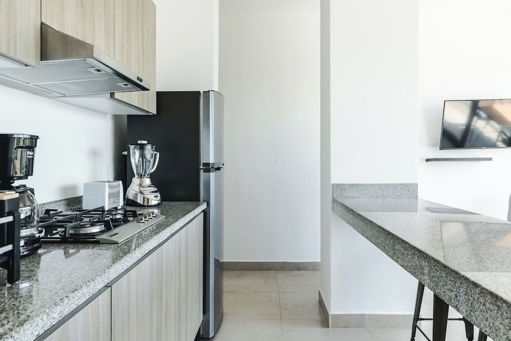 Velas Condos 8/48
