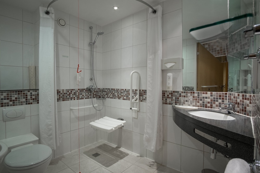 STANDARD, DOUBLE BED, ACCESSIBLE