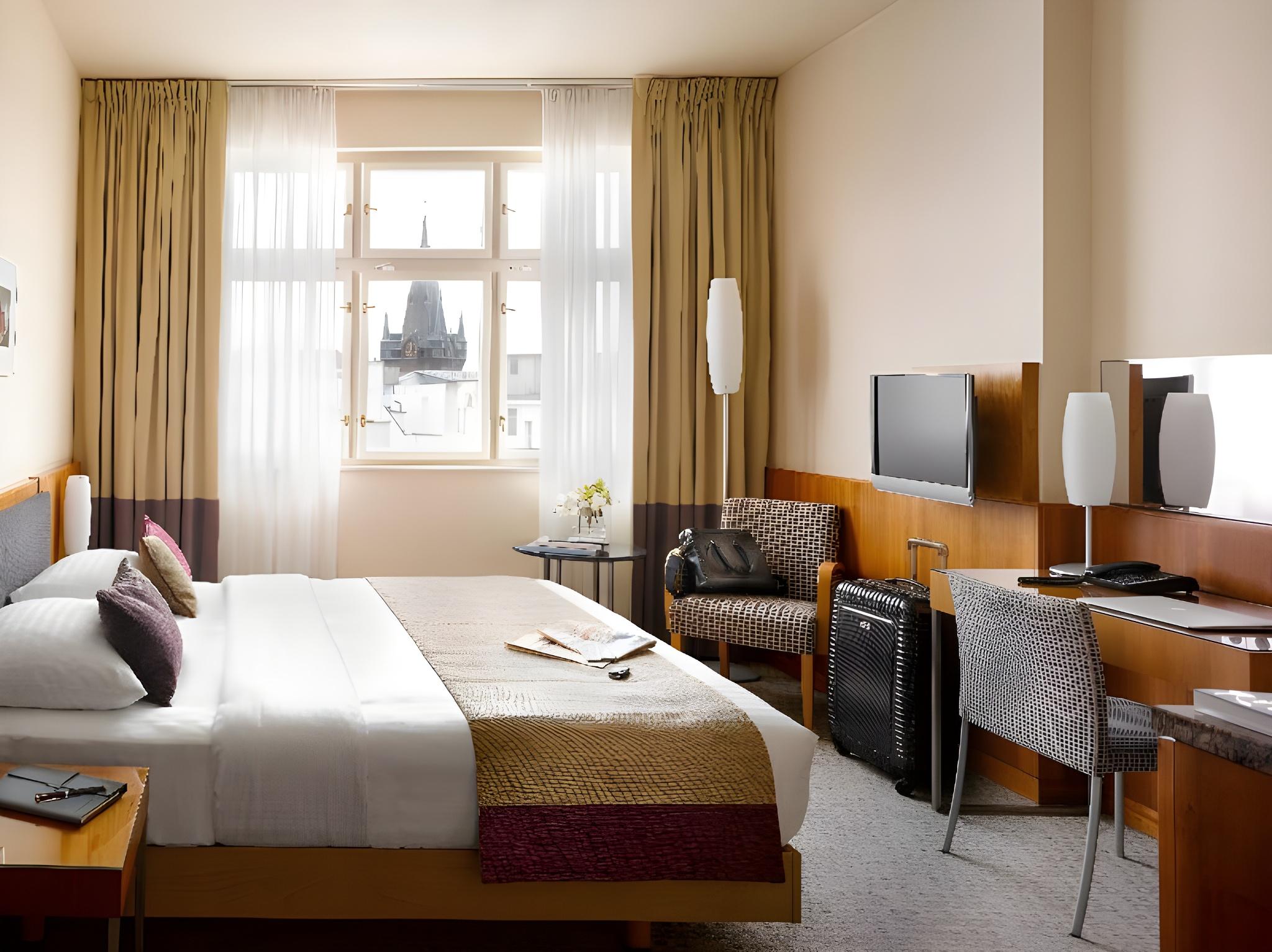 Urban, Classic, Double or Twin Bed
