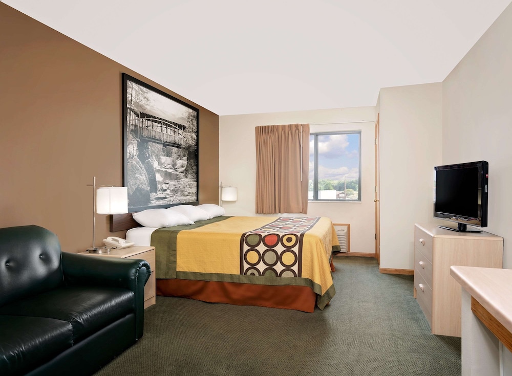 AmericInn by Wyndham Mauston 20/44