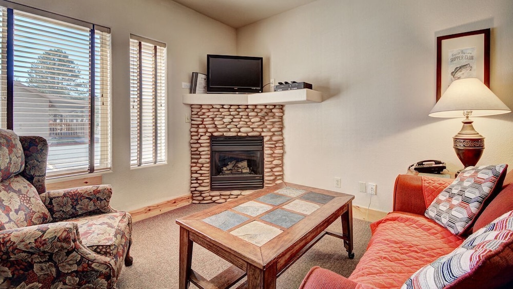 Eagle Fire Lodge Cabins 54/75