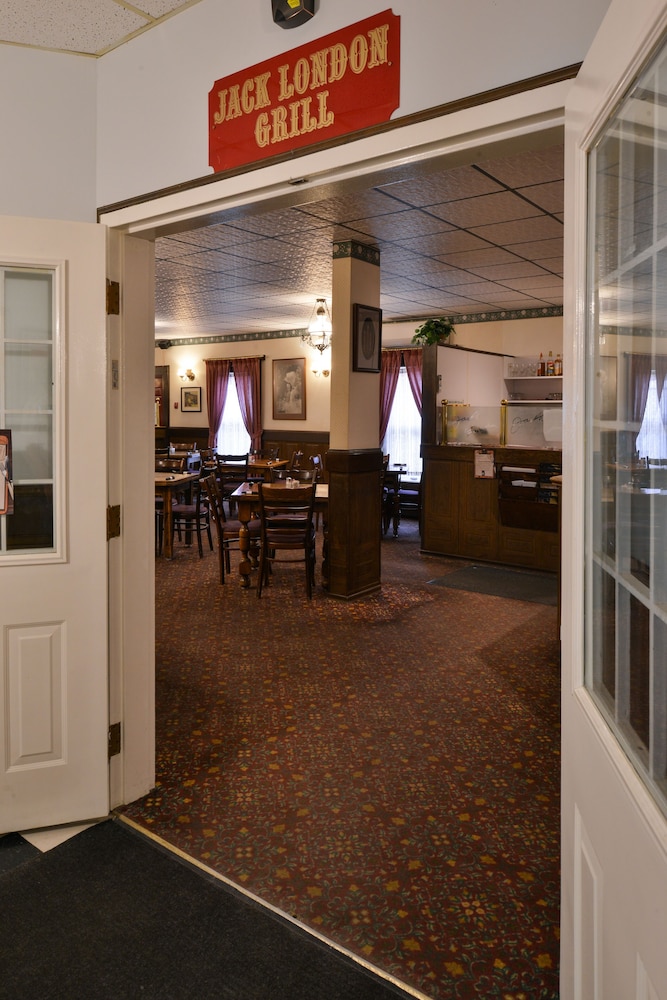 The Downtown, A Coast Hotel 17/58
