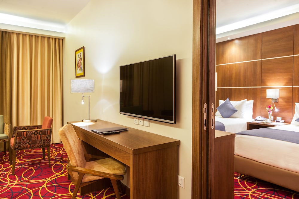 Gerasa Hotel 40/40