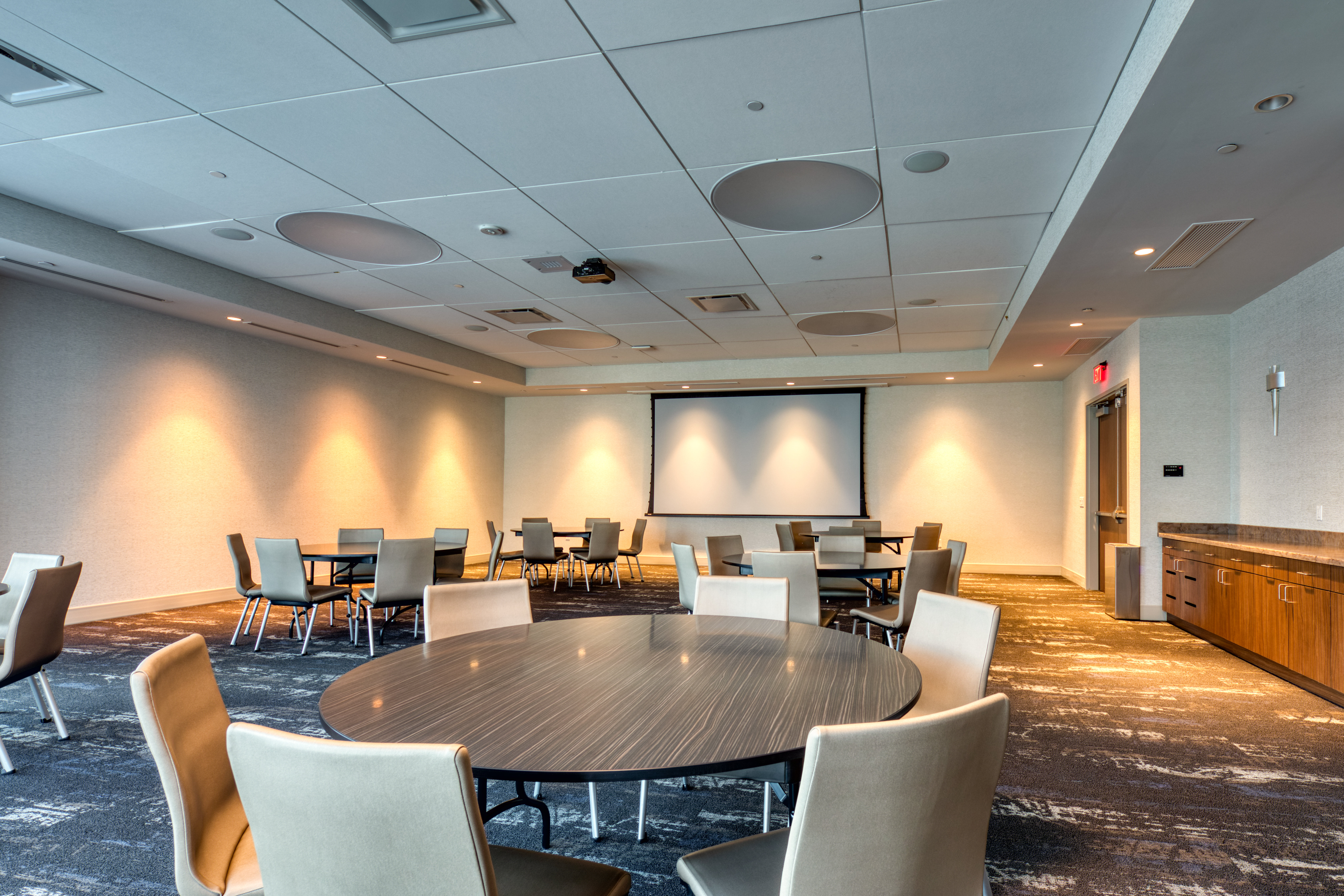 Holiday Inn Express & Suites Charlotte - South End 69/73