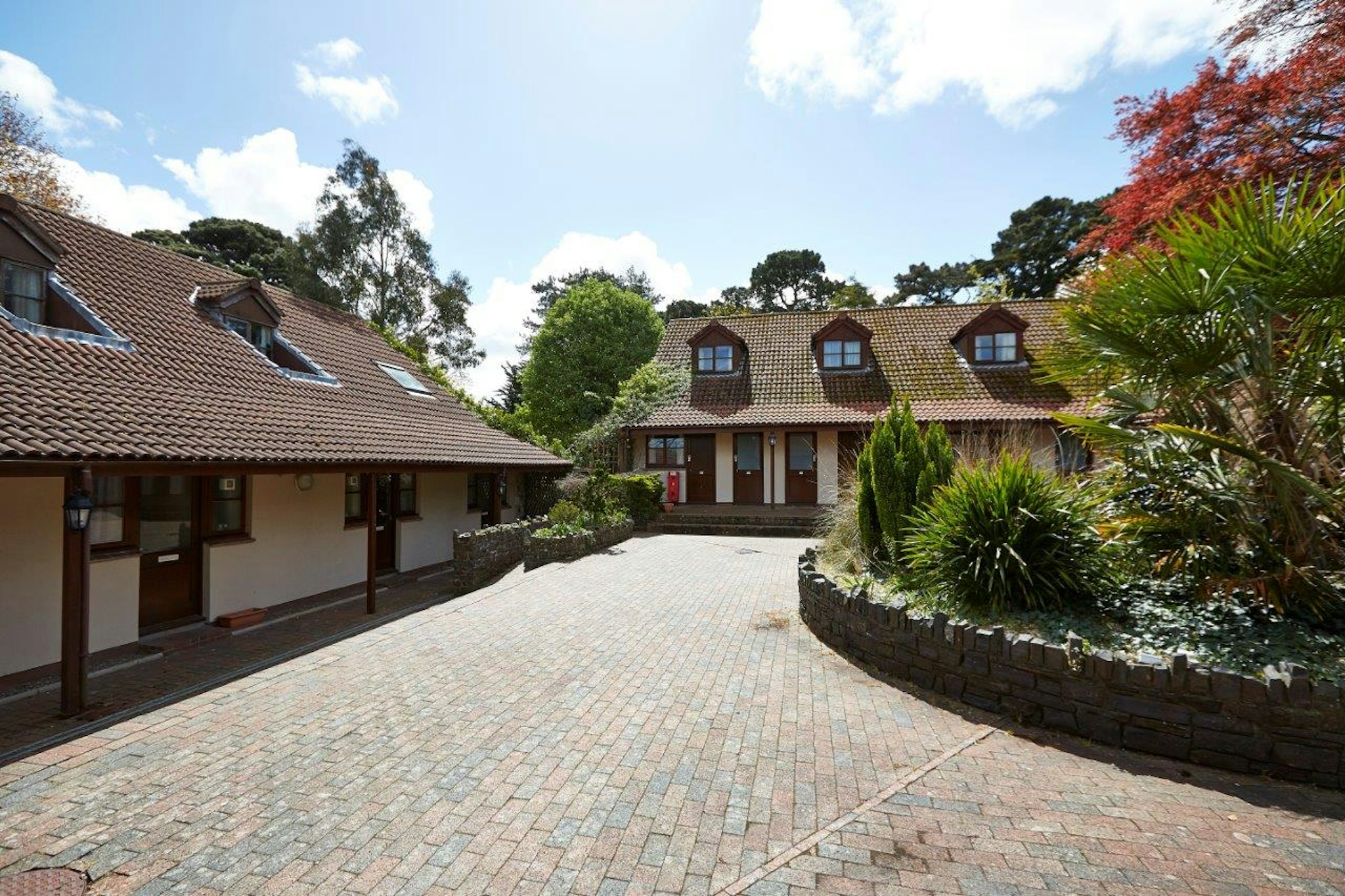 Cedars Lodge Inn 10/17