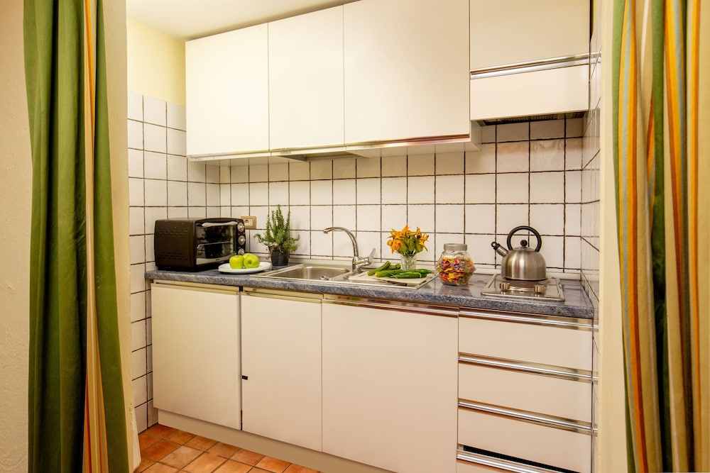 Bollo Wr Apartments 36/72