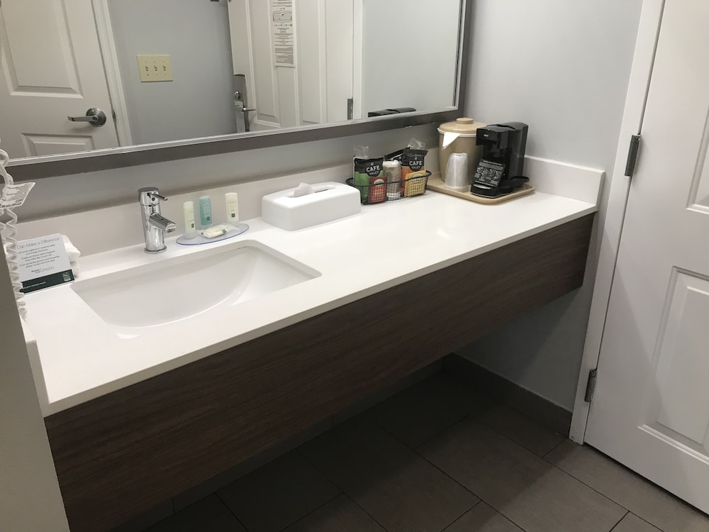 Quality Inn Richmond, KY 18/40